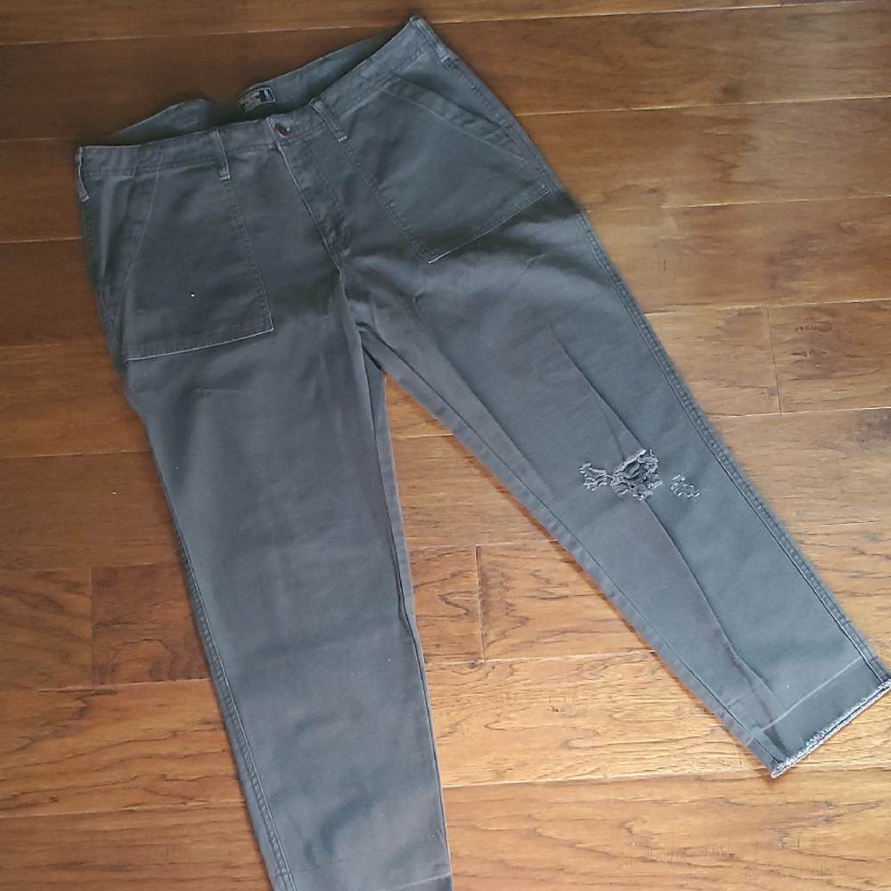 Abercrombie & Fitch Women's Gray Cropped Pants